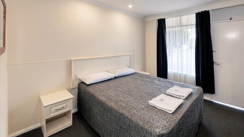 Downstrairs Queen Room