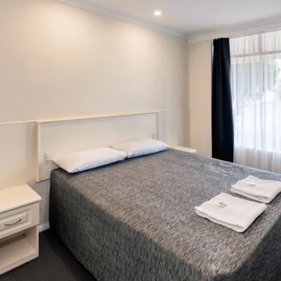 Coachman Hotel Motel Queen Downstairs Room 2a