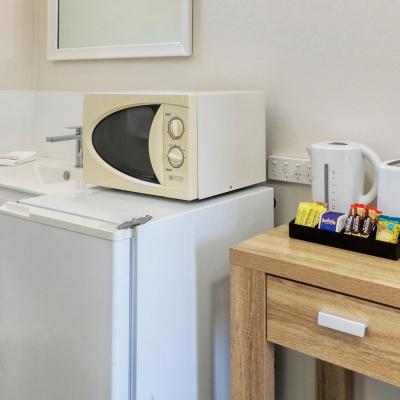 Coachman Hotel Motel Family Room 8a